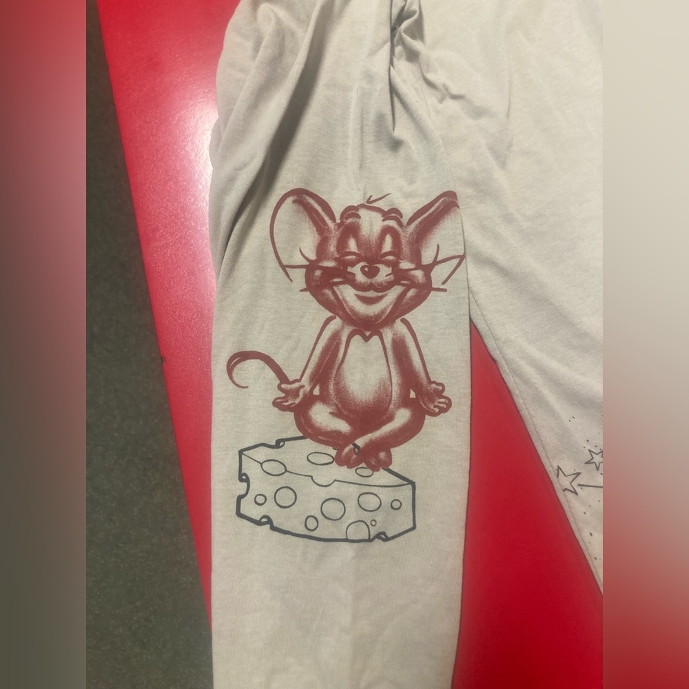 2021 Tom and Jerry Cartoon All Over Print Tan Long Sleeve Shirt Size 2XL - Picture 4 of 7